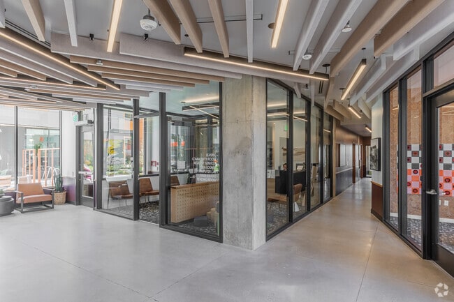 Lobby - Aldea at Glisan Landing