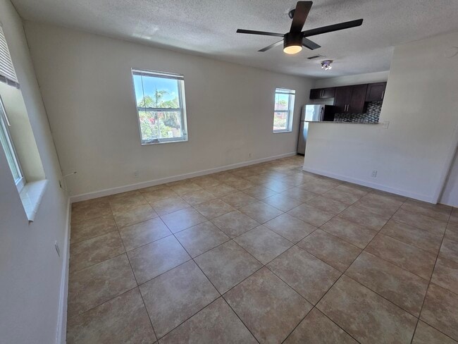 Photo - 720 NE 2nd St Unit 7