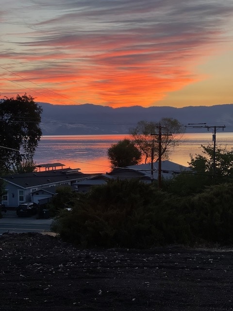 Photo - 3677 Lakeshore Blvd