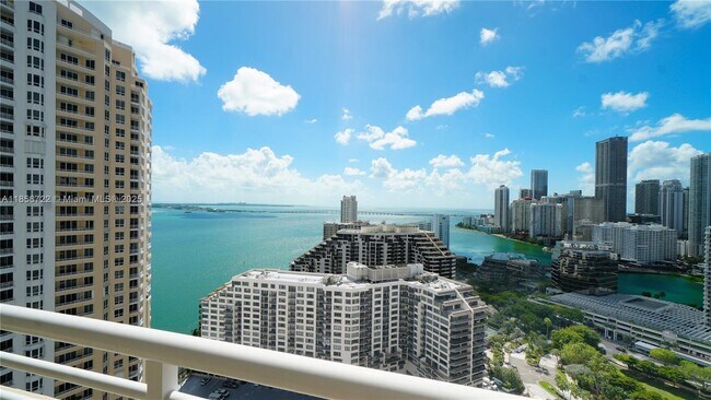 Building Photo - 848 Brickell Key Dr Unit 2905 Rental