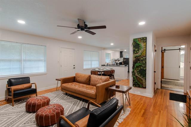 Photo - 302 Circle Dr