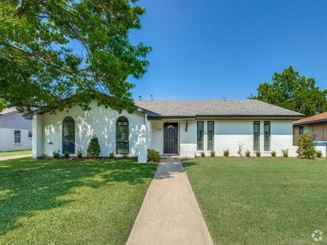 Building Photo - 1718 Crescent Dr Rental