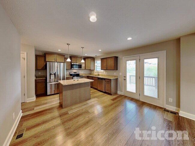 Photo - 204 Bonnell Dr