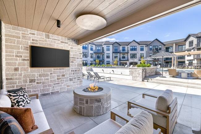 The Fieldston of Fairway - Fire Pit Lounge