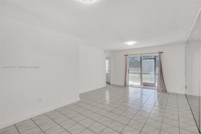 426 NE 210th Cir Terrace Unidad 103-2