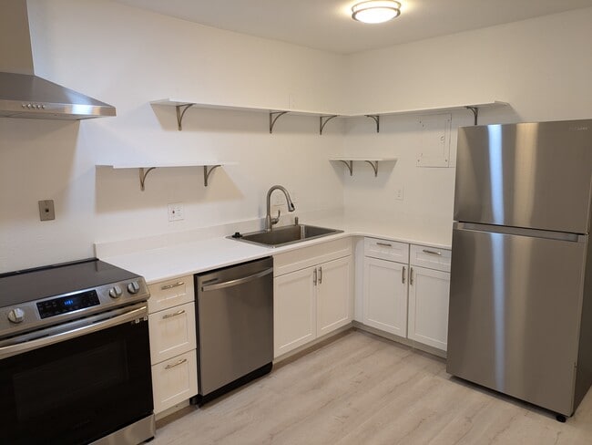 Quiet close cabinets - 850 W Moorhead Cir Unit #3A