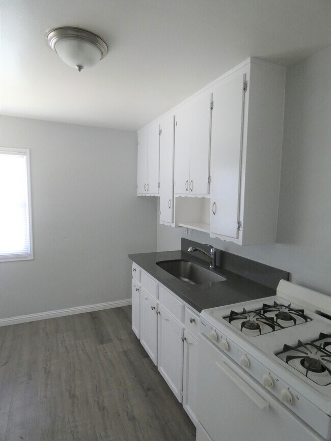 Photo - 445 W 15th St Unit 9