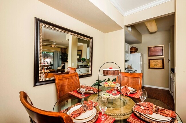 Photo - Experience the Difference of High-End Living! Unidad BDW