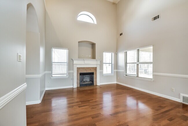 Photo - 480 Green Willow Cove