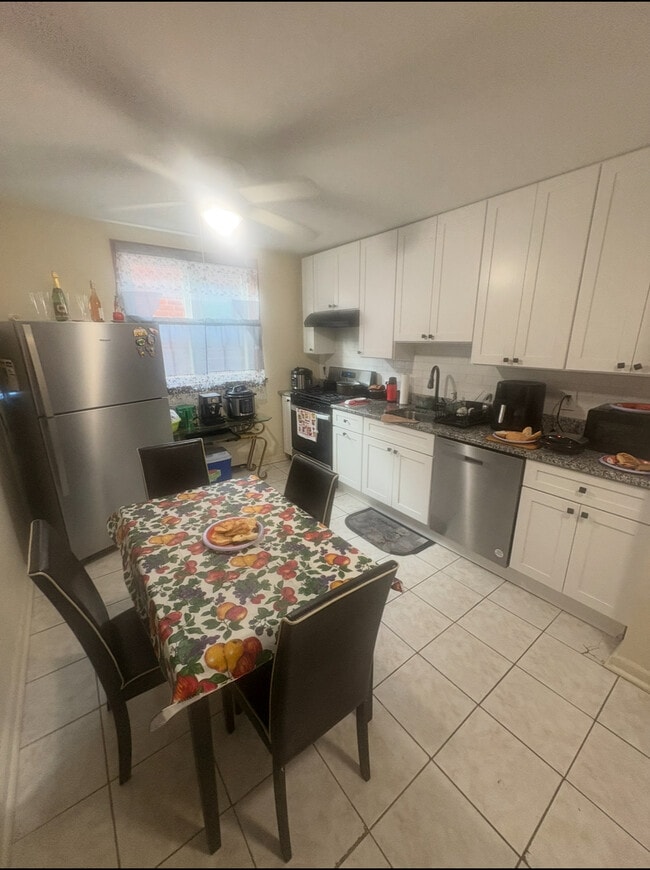 Updated kitchen - 5500 Park Ave Unit 2nd floor