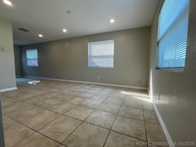 Photo - 2880 Harson Way