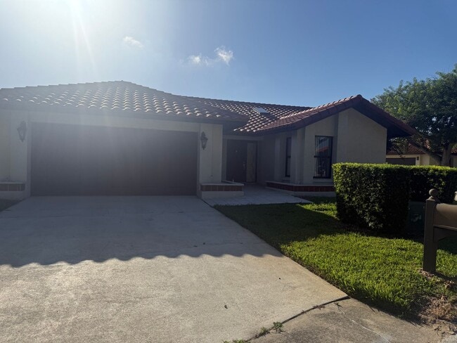 Building Photo - 8102 Ibiza Ct S