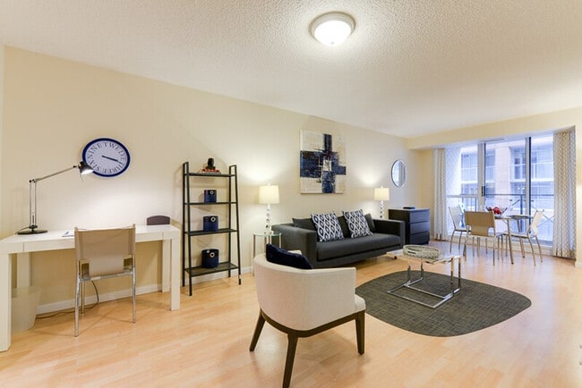 Building Photo - 203 Adelaide St W Unit ID1034888P