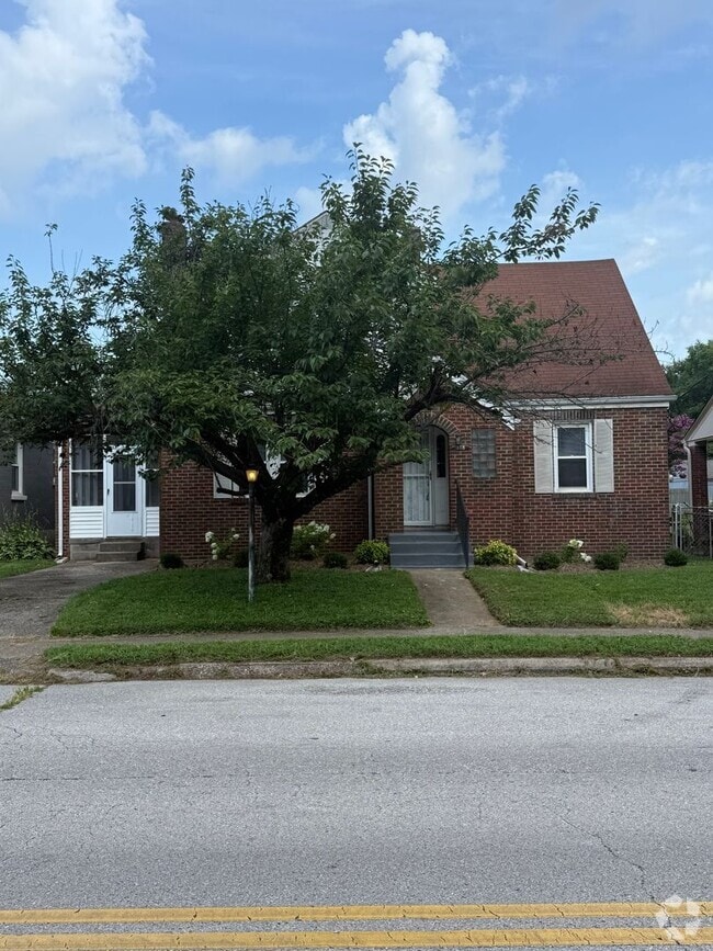 Building Photo - Brick Cape Cod Rental