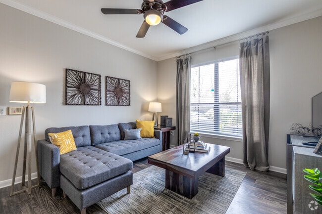 1 BR, 1 BA - 779SF Living Room