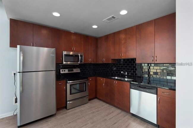 Photo - 777 N Ashley Dr Unidad 1205