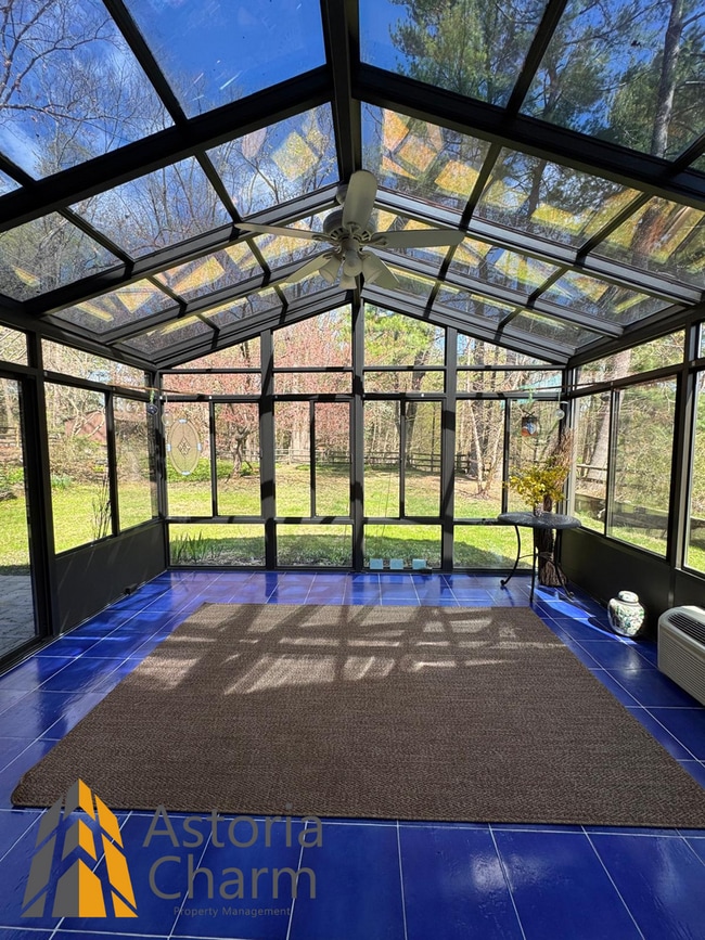 Photo - Spacious 5 Bedroom 3 Bath + Den Single Family Detached Home