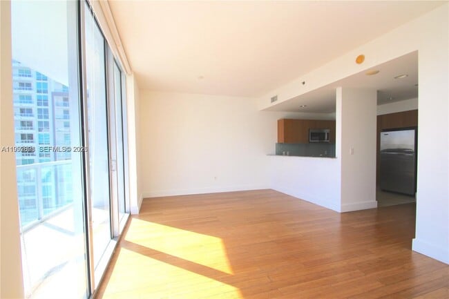 Building Photo - 1050 Brickell Ave Unit 1812