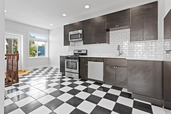 Photo - 510 Talbot Ave Unit 3