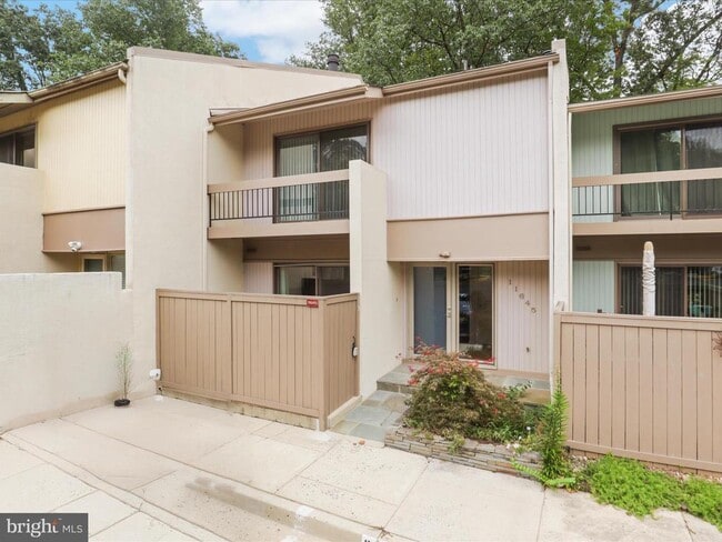 Building Photo - 11645 Newbridge Ct Rental