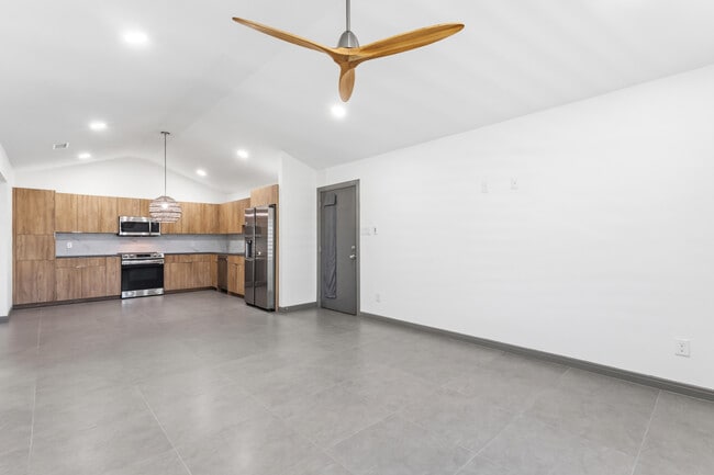 Photo - 1400 Hibiscus Ave Unit A