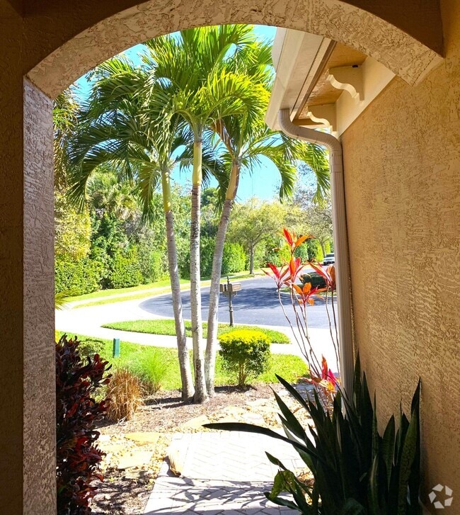 Building Photo - 5859 SE Split Oak Trail Rental