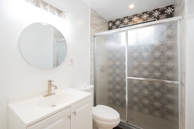 Photo - 937 N Orange Grove Ave