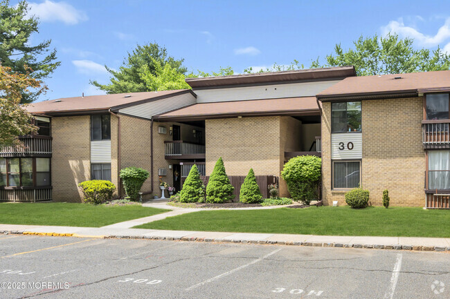 Building Photo - 30 Meadow Green Cir Unit F Rental