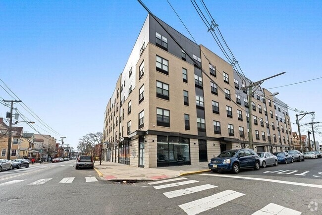Building Photo - 429 Bergen Ave Unit 418 Rental