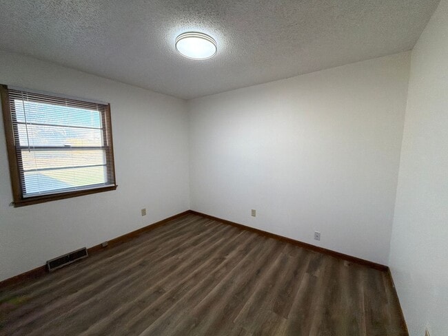 Photo - 3335 E Sunset St Unidad B