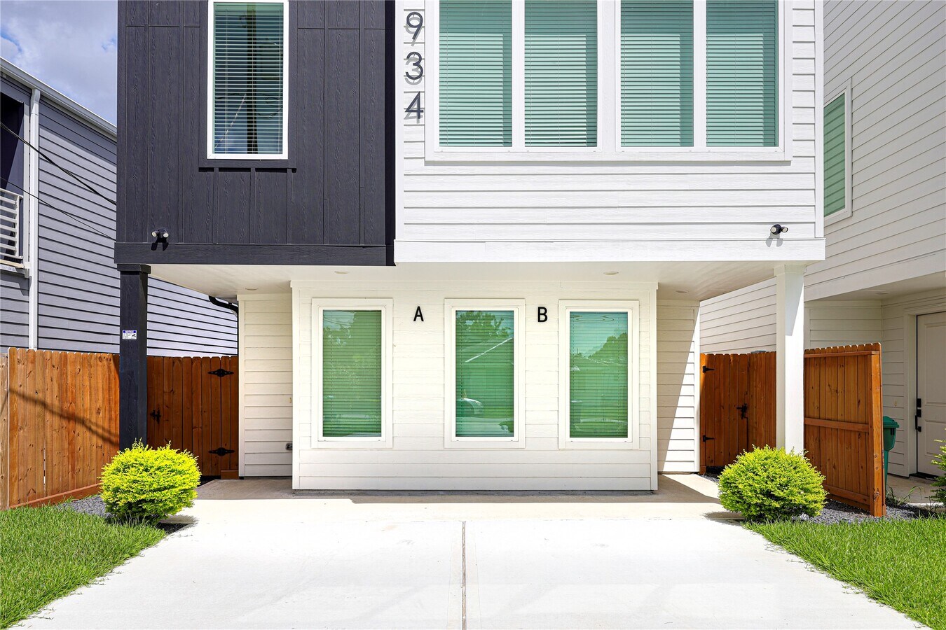 Photo - 934 South Ln