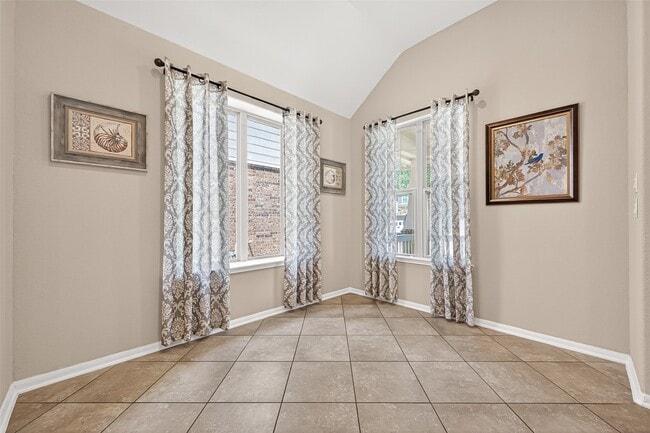 Photo - 24527 Royal Pike Dr