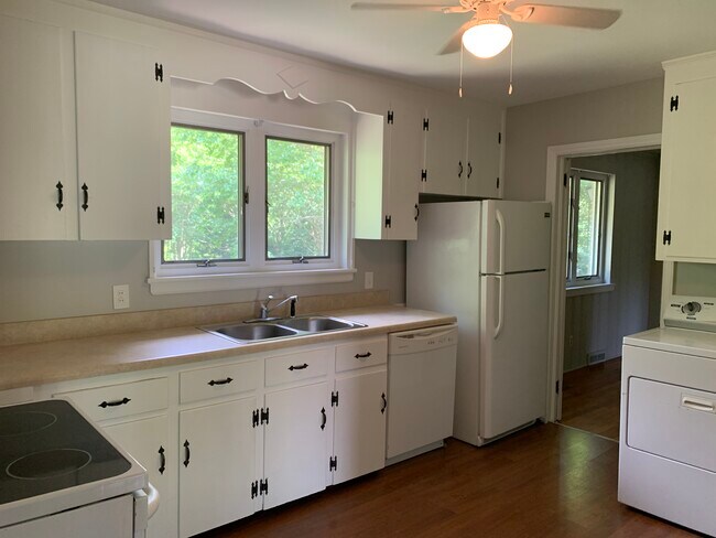 Large Kitchen - 1630 Peachtree Road