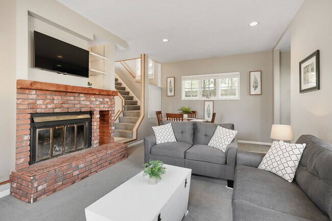 Photo - 515 Maple Ave