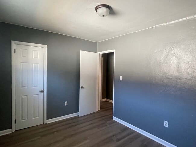 Photo - 5238 Dorsey St