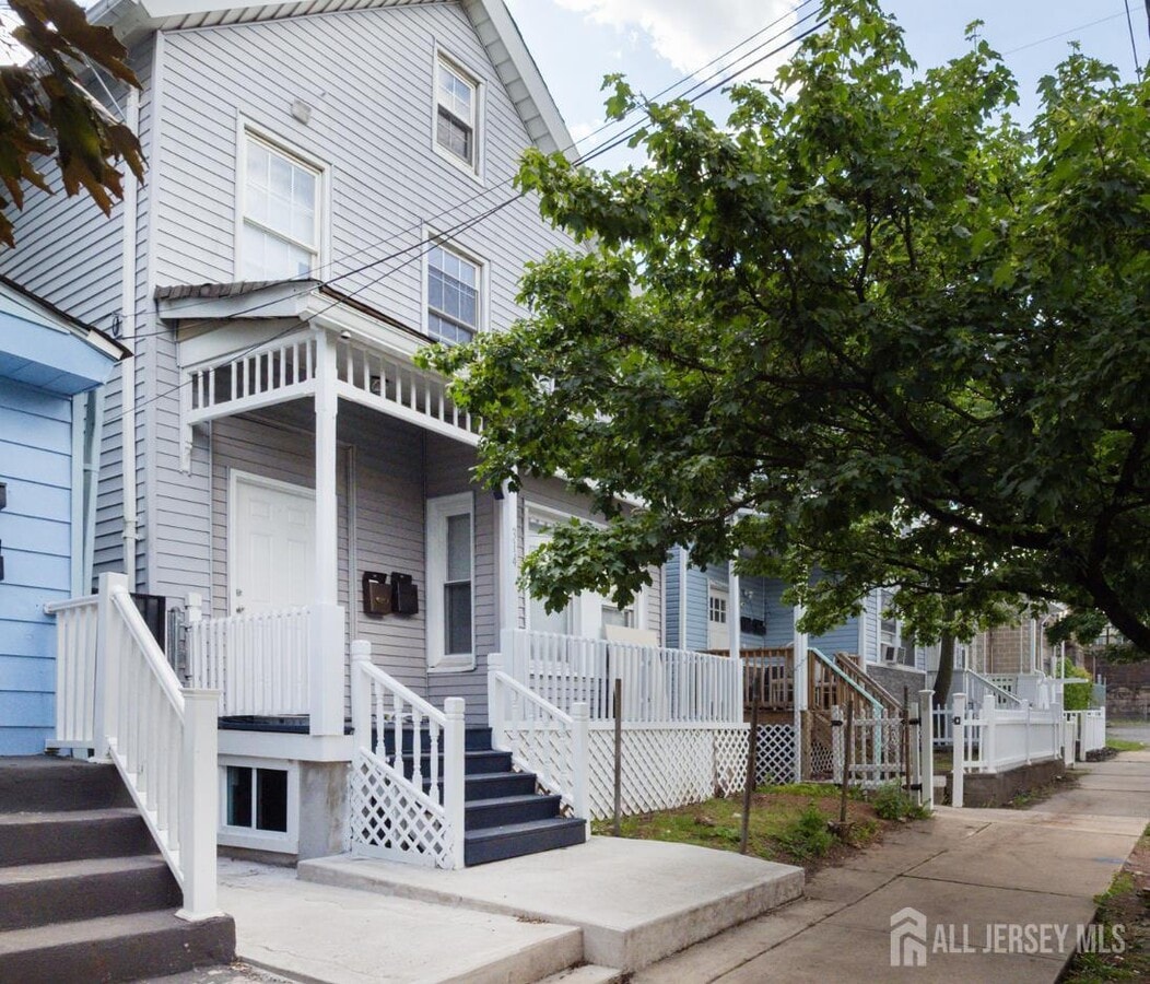 Photo - 314 Seaman St Unit 2