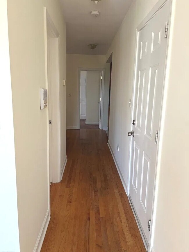 Photo - 3339 N Lamon Ave Unit 2