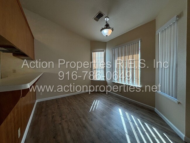 Photo - Cozy 3 Bed, 2 Bath - Single Story - New Pa...