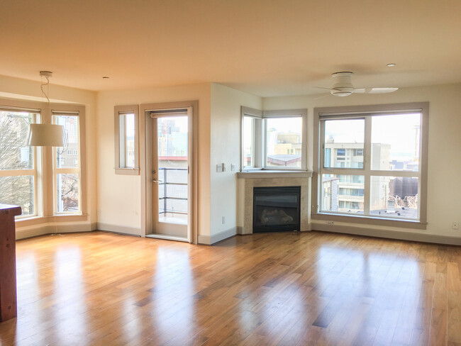 Classic Capital Hill Condo - Classic Capital Hill Condo