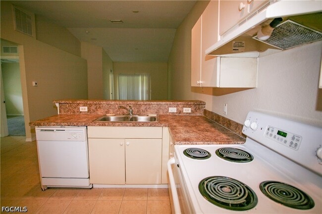 Photo - 4614 25th St SW