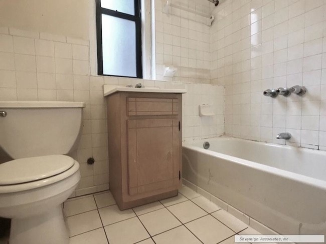 Bathroom - 400 Fort Washington Avenue