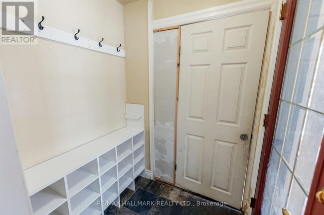 Photo - 62 Harewood Ave