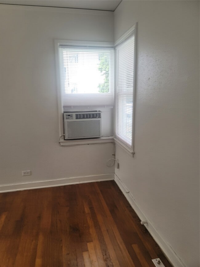 Photo - 1920 Binz St Unit 2