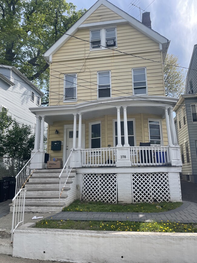 Building Photo - 378 Hawthorne St