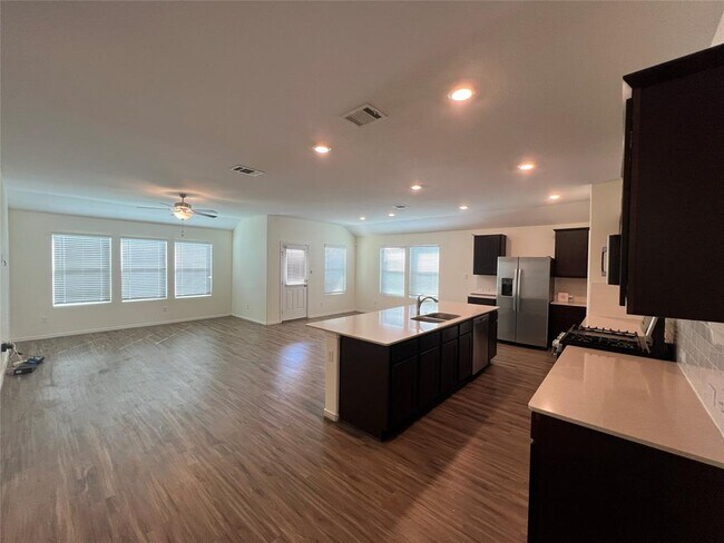 Photo - 102 Wolseley Dr