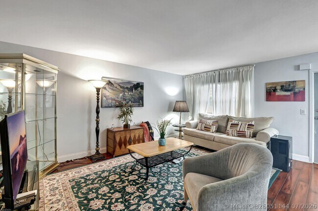 288 Tuscany Ln