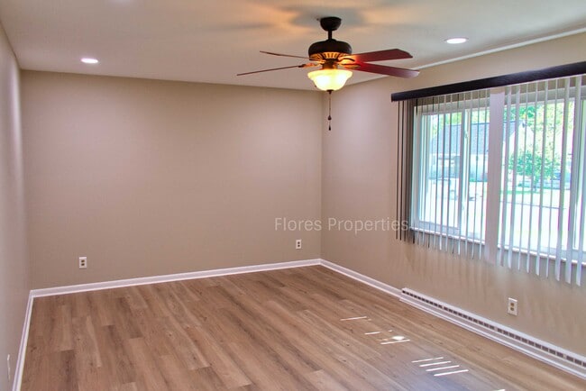 Photo - 1275 Geers Ave