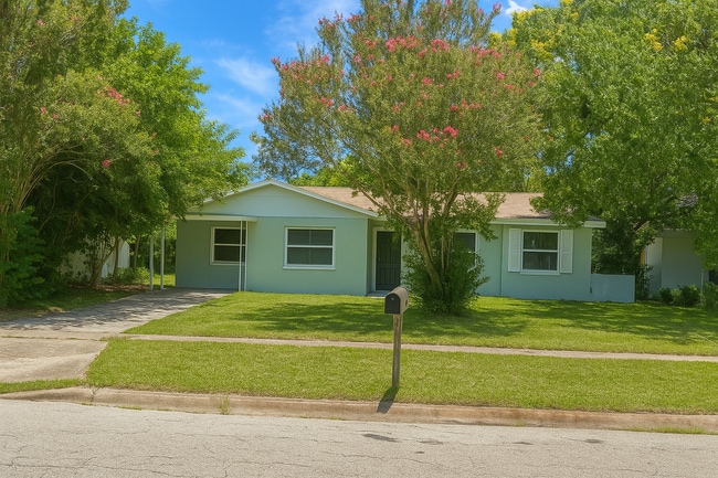 Building Photo - Charming 3 Bedroom Home in the Heart of Or...
