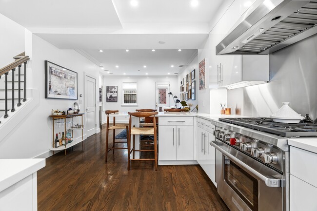 Building Photo - 348 Columbus Ave Unit 7