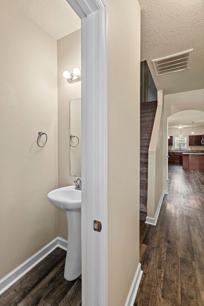 Photo - Townhouse For Rent!